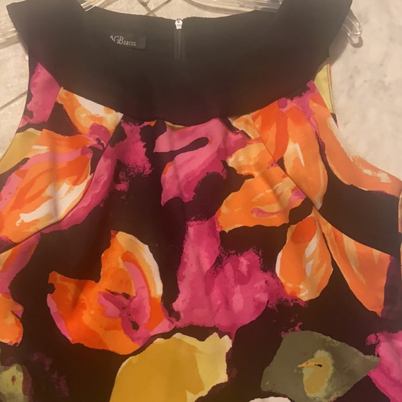 AGB bold colorful 👗, like new - Picture 2 of 5